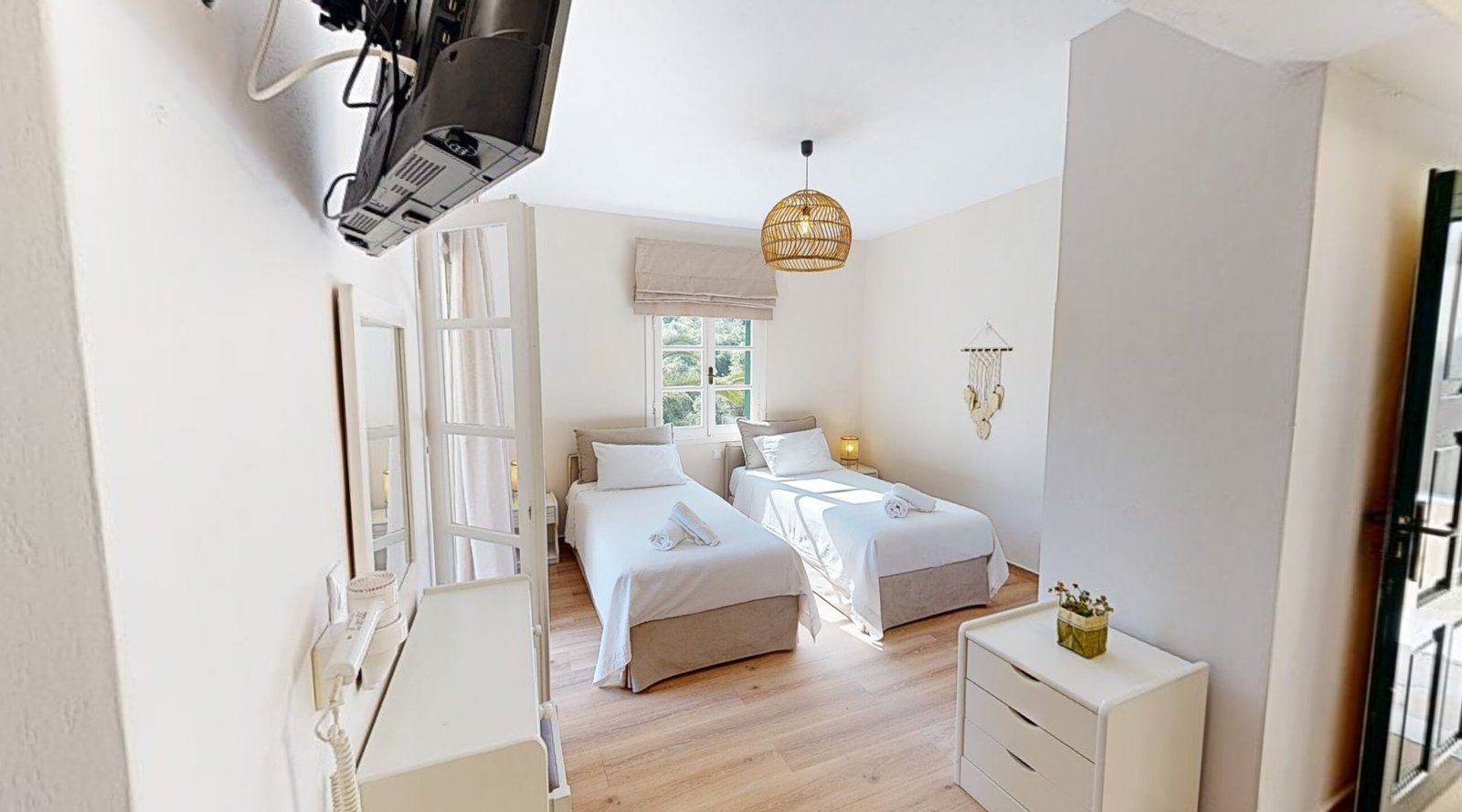 andrikos-studios-paxos-bedroom-2