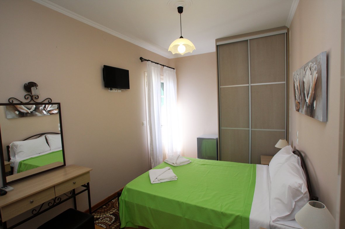 lefcothea-1-guest-room-paxos-01