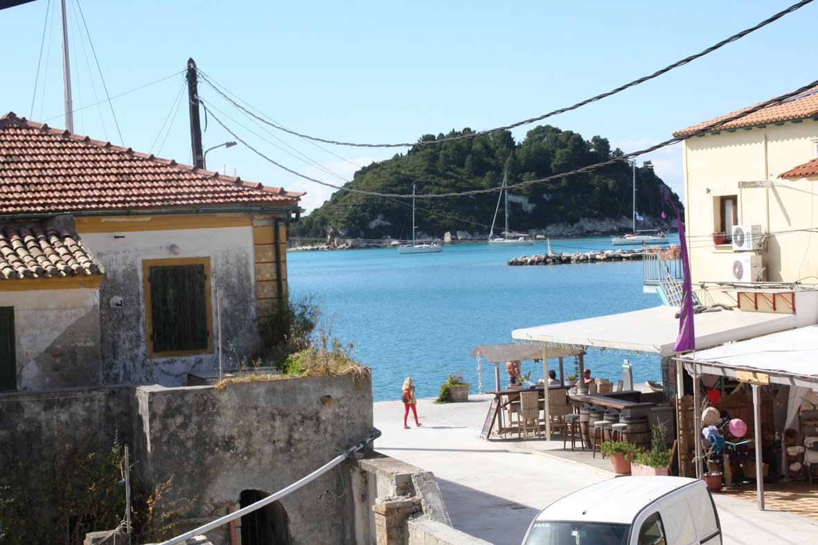 lefcothea-1-guest-room-paxos-04