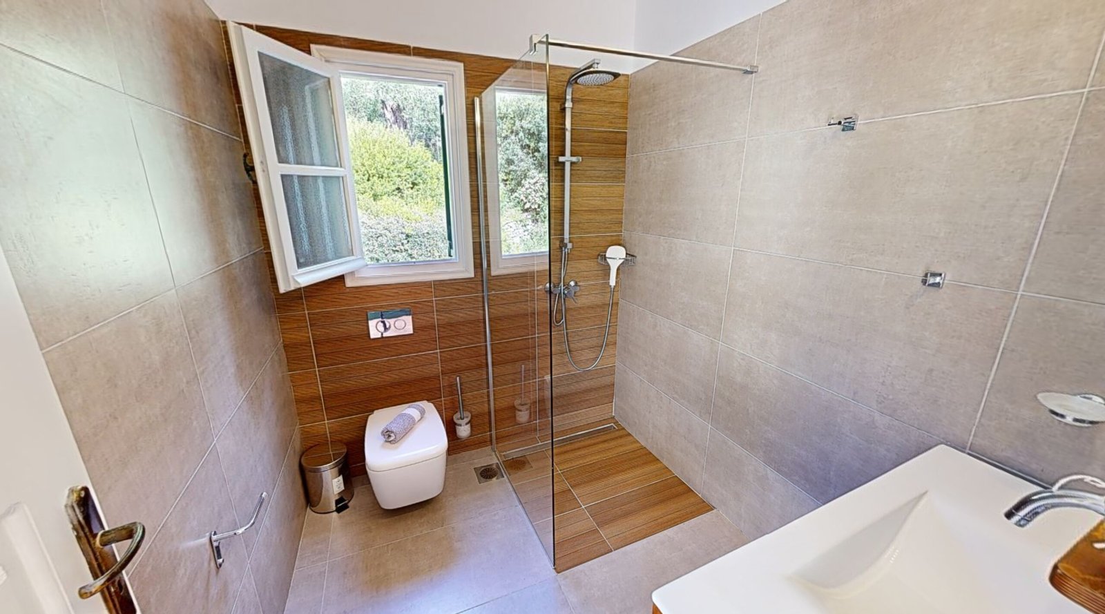 andrikos-studios-paxos-bathroom-01