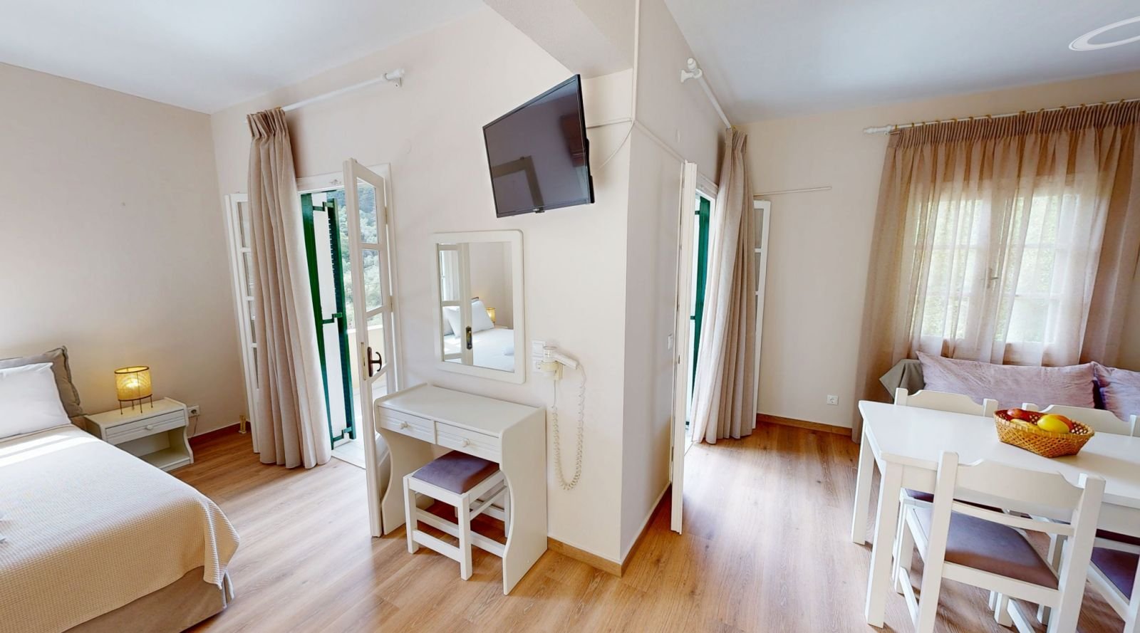 andrikos-studios-room